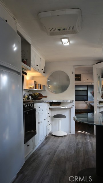 10799 Sherman Grove Avenue, Los Angeles CA: https://media.crmls.org/medias/3b5f1e40-4449-4dfd-86c7-ffaf3edc6ce7.jpg