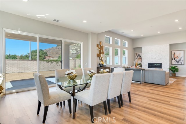 Detail Gallery Image 10 of 29 For 6533 Canyon Oaks Dr, Simi Valley,  CA 93063 - 4 Beds | 3/1 Baths