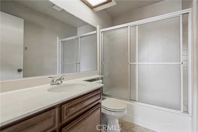 Detail Gallery Image 9 of 13 For 9905 Cedar St. #2,  Bellflower,  CA 90706 - 2 Beds | 2/1 Baths
