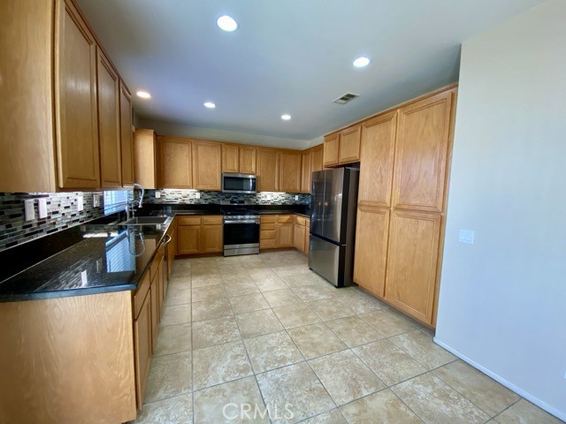 Detail Gallery Image 13 of 48 For 29894 Warm Sands Dr, Menifee,  CA 92584 - 4 Beds | 2/1 Baths