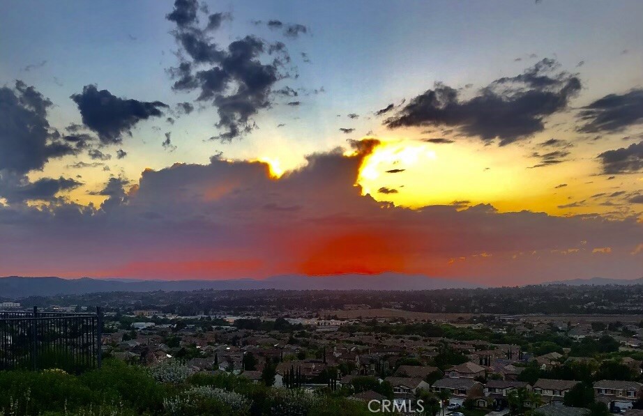 https://media.crmls.org/medias/3b603698-d4f2-4480-9f9c-680ae9040580.jpg?preset=X-Large