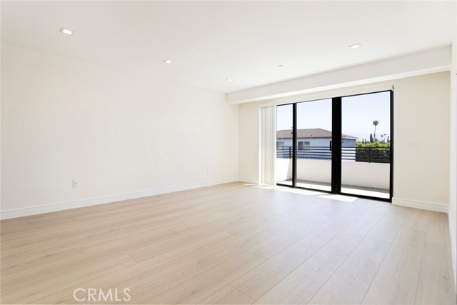 6426 Varna Avenue, Van Nuys CA: https://media.crmls.org/medias/3b6040a9-83b5-4112-9e1a-386e81259616.jpg