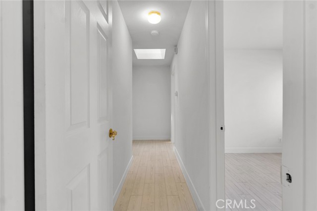 221 Acacia Lane, Newbury Park CA: https://media.crmls.org/medias/3b6122a1-1cfc-4204-acc3-fbb8006d504a.jpg