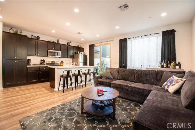 Detail Gallery Image 7 of 38 For 29392 Tourmaline Way, Winchester,  CA 92596 - 3 Beds | 2/1 Baths