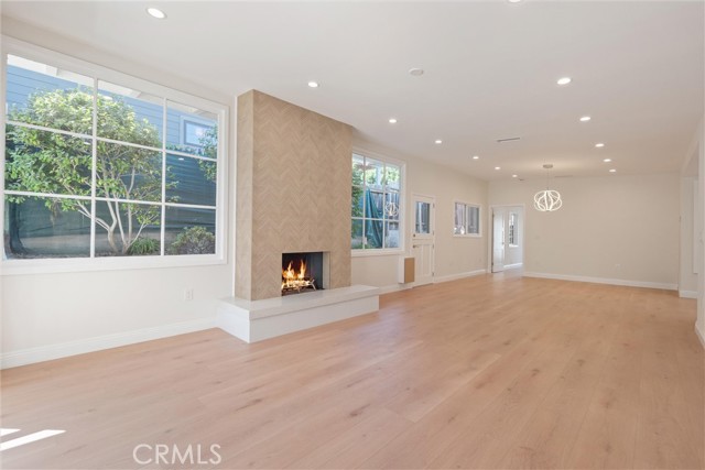Detail Gallery Image 4 of 16 For 869 10th St, Manhattan Beach,  CA 90266 - 3 Beds | 2 Baths