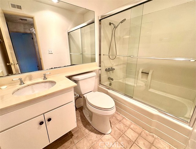 Detail Gallery Image 19 of 31 For 17241 Roscoe #16,  Northridge,  CA 91325 - 3 Beds | 3 Baths