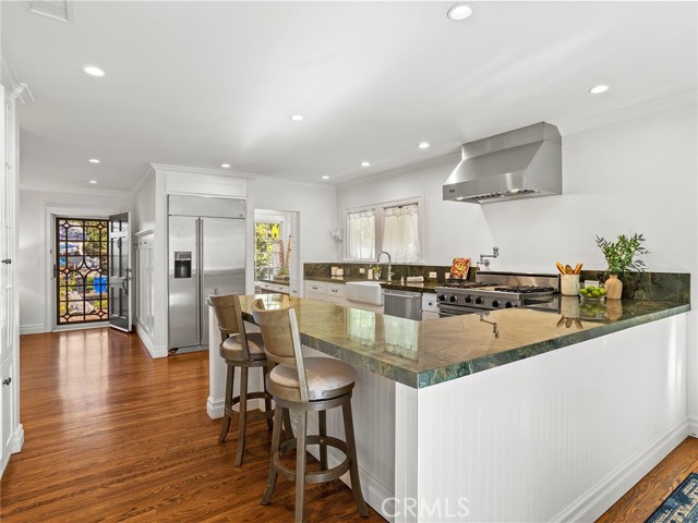 Detail Gallery Image 14 of 62 For 10404 Margate St, North Hollywood,  CA 91601 - 3 Beds | 2 Baths