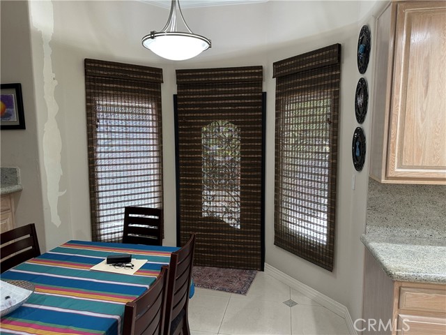 Detail Gallery Image 8 of 44 For 4377 Saltillo St, Woodland Hills,  CA 91364 - 5 Beds | 4 Baths