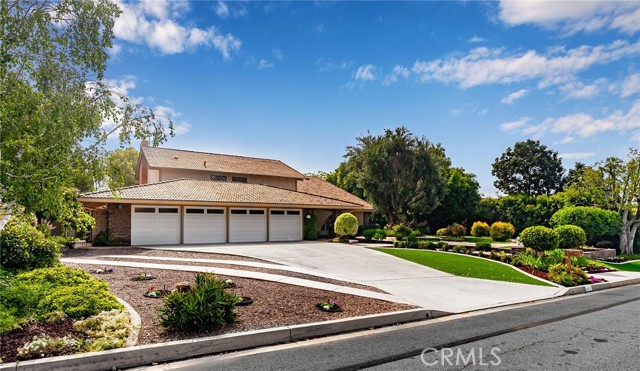 Detail Gallery Image 3 of 70 For 6035 Falling Tree Ln, Rancho Cucamonga,  CA 91737 - 4 Beds | 3 Baths