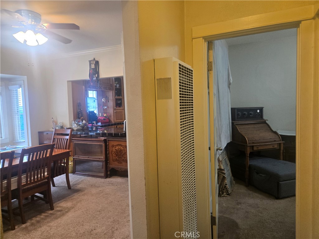 https://media.crmls.org/medias/3b64a1fd-861d-4c54-bb82-ae232224db97.jpg?preset=X-Large