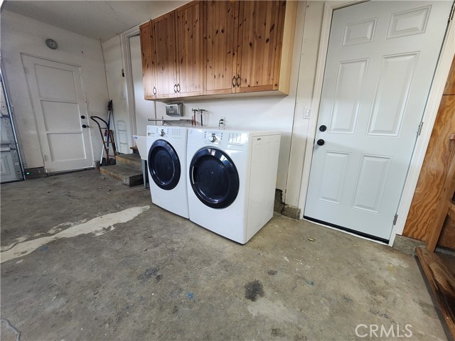 Detail Gallery Image 32 of 34 For 22240 Burton, Canoga Park,  CA 91304 - 4 Beds | 3 Baths