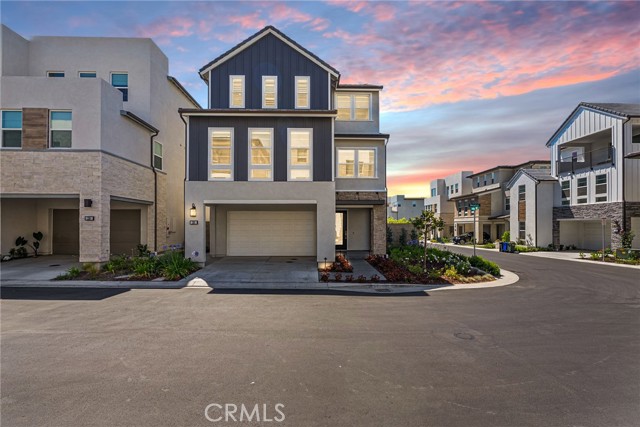 Detail Gallery Image 2 of 54 For 200 Newton, Lake Forest,  CA 92630 - 5 Beds | 4 Baths