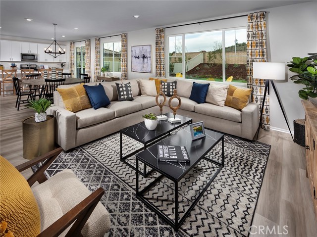Detail Gallery Image 4 of 14 For 19520 Hanging Rock Rd, Lake Elsinore,  CA 92532 - 4 Beds | 3 Baths