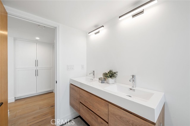 Detail Gallery Image 25 of 53 For 723 Balboa Ave, Laguna Beach,  CA 92651 - 4 Beds | 4/1 Baths