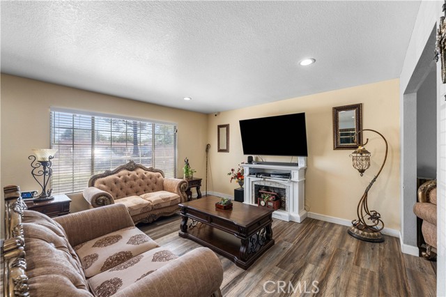 Detail Gallery Image 6 of 31 For 45029 16th St, Lancaster,  CA 93534 - 3 Beds | 2 Baths