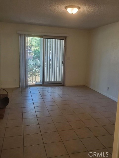 Detail Gallery Image 4 of 10 For 3891 Locust St, Riverside,  CA 92501 - 1 Beds | 1 Baths