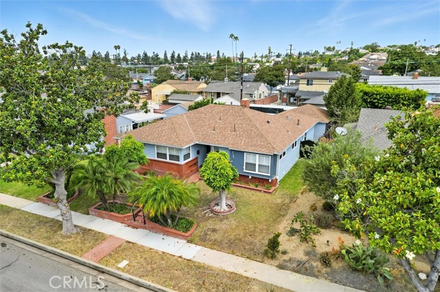 2709 W 109th Street, Inglewood CA: https://media.crmls.org/medias/3b6677b3-574f-4bb3-b3a0-8bca60e6a6e9.jpg