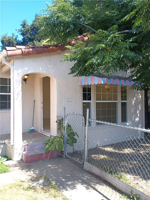 1580 N Orange Grove Avenue, Pomona CA: https://media.crmls.org/medias/3b66c5d2-3eb0-4a4e-b64a-b62ed18e6abe.jpg