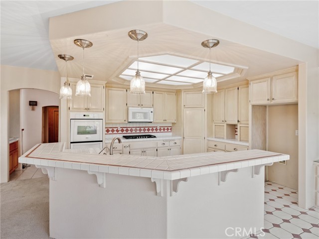 12665 Spring Valley, Victorville CA: https://media.crmls.org/medias/3b671fa2-d455-4451-a86e-d24968276846.jpg