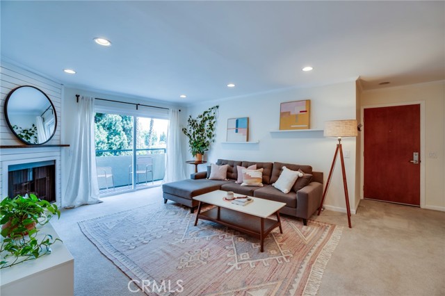 Detail Gallery Image 3 of 36 For 4702 Fulton Ave #303,  Sherman Oaks,  CA 91423 - 2 Beds | 2 Baths