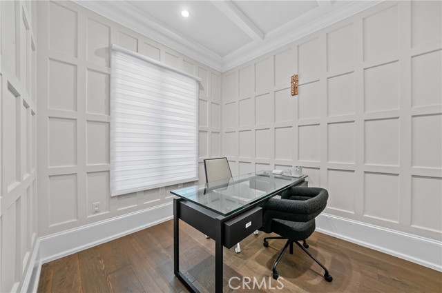 823 S Bundy Drive, Los Angeles CA: https://media.crmls.org/medias/3b68df55-377f-4c09-8c50-ef752d6ada47.jpg