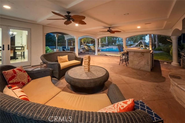 Detail Gallery Image 6 of 75 For 25132 Barnhill Rd, Saugus,  CA 91350 - 6 Beds | 6 Baths