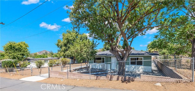 Detail Gallery Image 3 of 20 For 23968 Goetz Dr, Menifee,  CA 92587 - 3 Beds | 1 Baths