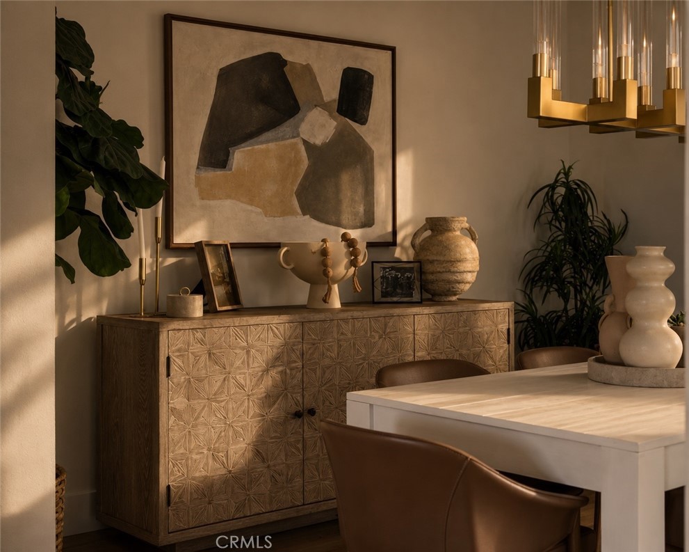 https://media.crmls.org/medias/3b6af337-76d1-4f3c-8799-4768da497864.jpg?preset=X-Large