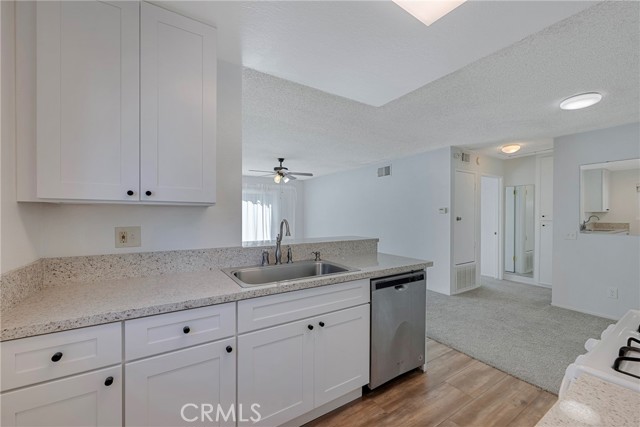 Detail Gallery Image 16 of 45 For 1076 Cabrillo Park Dr #C,  Santa Ana,  CA 92701 - 1 Beds | 1 Baths