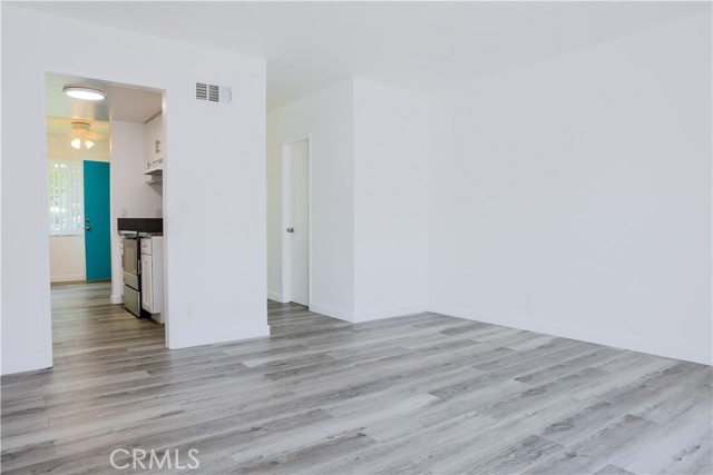 Detail Gallery Image 15 of 33 For 2709 S Baker St, Santa Ana,  CA 92707 - 2 Beds | 1/1 Baths