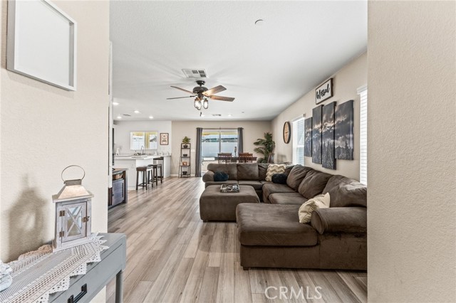 Detail Gallery Image 5 of 35 For 27777 Calle Los Olivos, Menifee,  CA 92585 - 3 Beds | 2 Baths