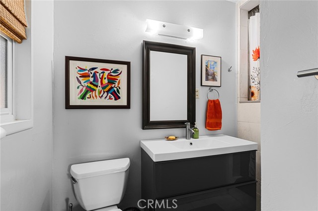 466 E 2nd Avenue, Chico CA: https://media.crmls.org/medias/3b6dad25-464f-4dcd-90bb-f5224d8b1655.jpg
