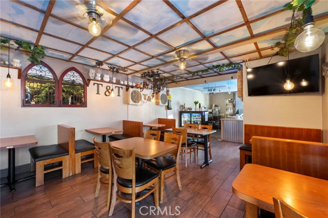 8111 Foothill Boulevard, Rancho Cucamonga CA: https://media.crmls.org/medias/3b6dbf0f-4956-4d1c-b730-6b252680fb1c.jpg