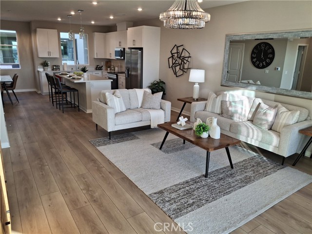 Detail Gallery Image 3 of 30 For 109 S Laxore St #303,  Anaheim,  CA 92804 - 4 Beds | 3/1 Baths