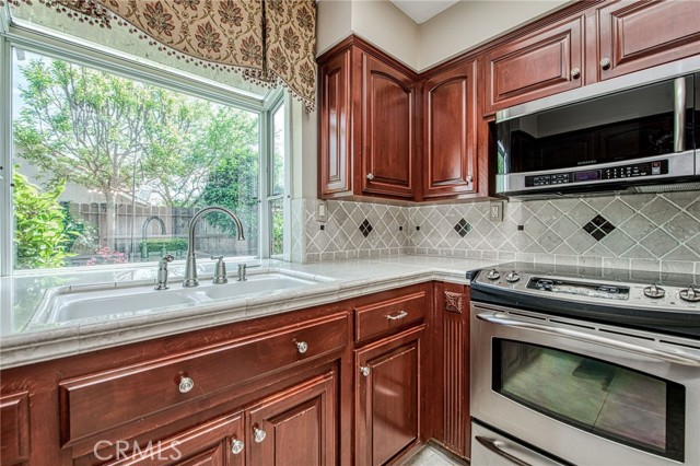 Detail Gallery Image 16 of 35 For 335 Mckelvy, Clovis,  CA 93611 - 4 Beds | 2 Baths