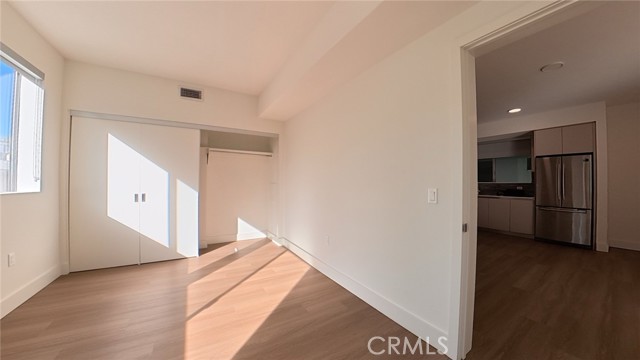 Detail Gallery Image 11 of 25 For 12117 Valleyheart Dr #301,  Studio City,  CA 91604 - 1 Beds | 1 Baths