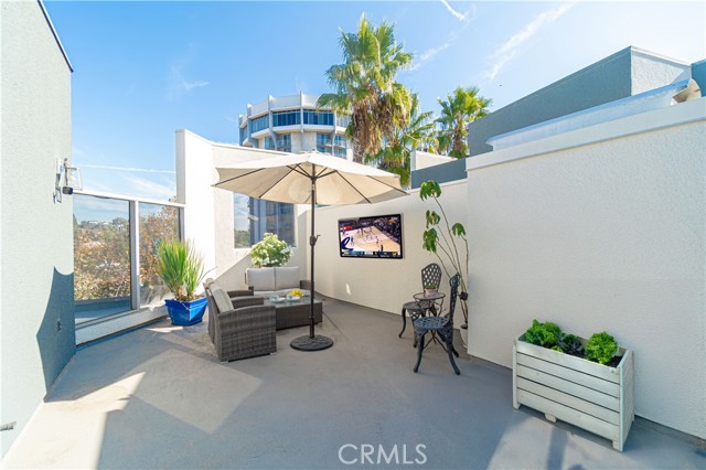 Detail Gallery Image 25 of 32 For 171 N Church Ln #403,  Los Angeles,  CA 90049 - 2 Beds | 2 Baths