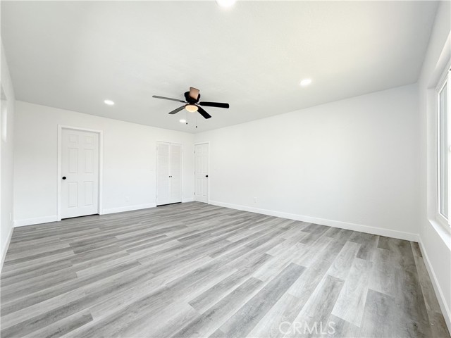 718 East 103rd Place photo 12