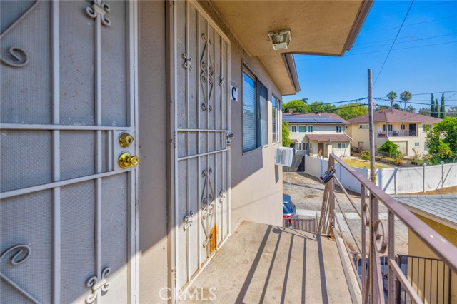 2912 W Via Acosta, Montebello CA: https://media.crmls.org/medias/3b70ecf0-f328-482d-8888-4bcbf8d9e452.jpg