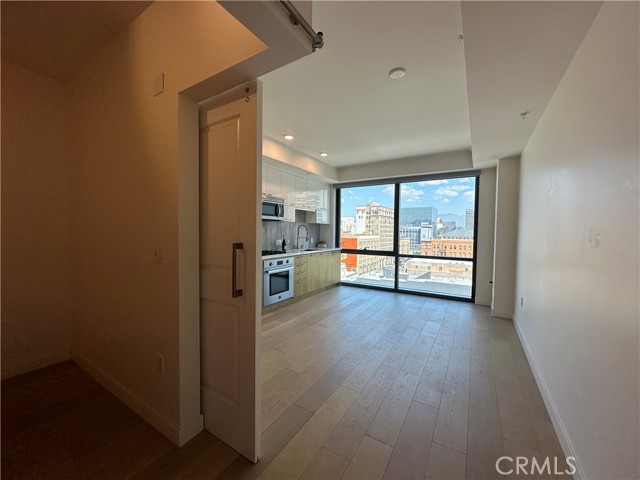 Detail Gallery Image 7 of 14 For 400 S Broadway #1004,  Los Angeles,  CA 90013 - 1 Beds | 1 Baths