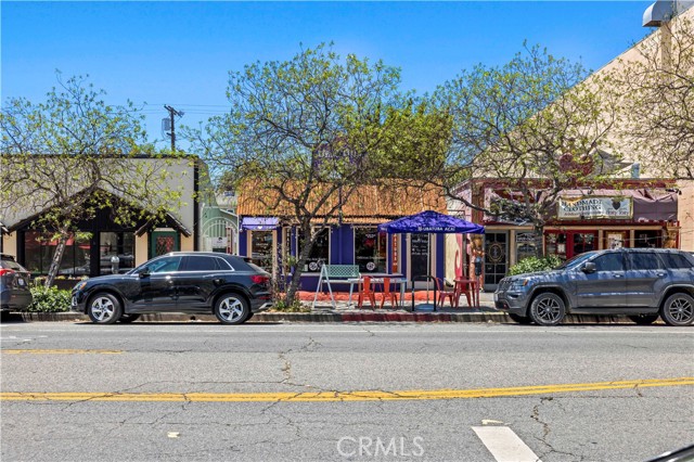 4180 Tujunga Avenue, Studio City CA: https://media.crmls.org/medias/3b71f174-6f00-468d-9167-06c89d48b27a.jpg