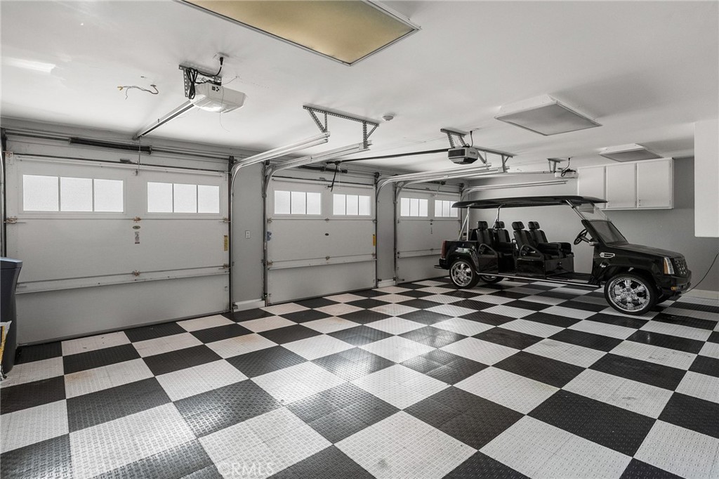 https://media.crmls.org/medias/3b7230c3-4396-4ba1-b935-8402f6056e56.jpg?preset=X-Large