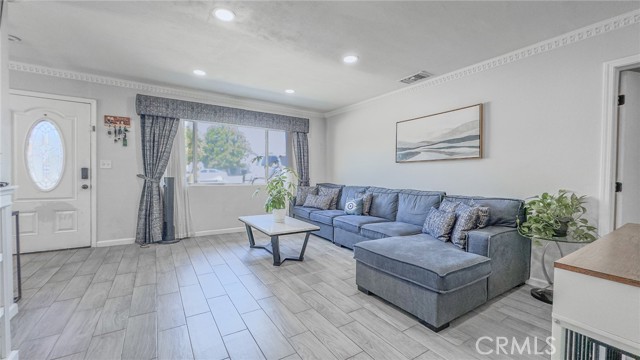 4127 N 4th Avenue, San Bernardino CA: https://media.crmls.org/medias/3b72444f-cdd7-4ea7-bc64-d12f561b95a0.jpg