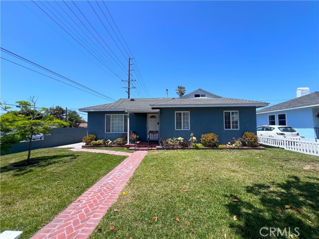 Detail Gallery Image 2 of 20 For 2701 184th St, Redondo Beach,  CA 90278 - 3 Beds | 2 Baths