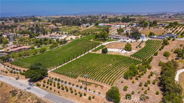 34150 Pauba Road, Temecula CA: https://media.crmls.org/medias/3b732476-8ce3-4206-a9b9-88d1839603dd.jpg