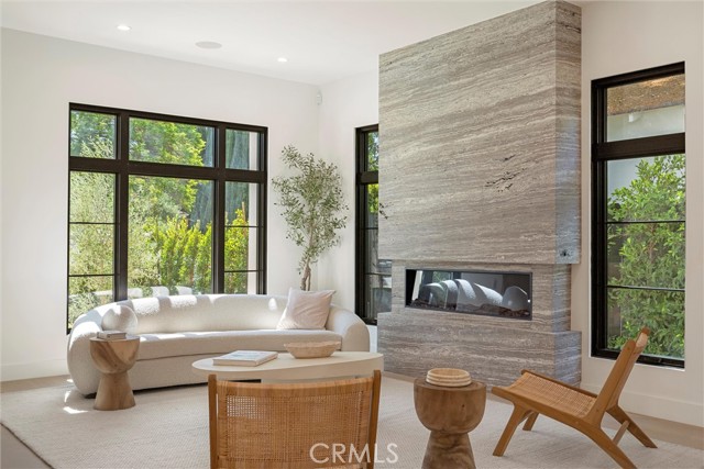 Detail Gallery Image 12 of 65 For 4625 Vesper Ave, Sherman Oaks,  CA 91403 - 5 Beds | 5/2 Baths