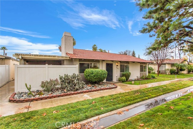 Detail Gallery Image 4 of 29 For 1580 Lisa Ln, Redlands,  CA 92374 - 2 Beds | 2 Baths