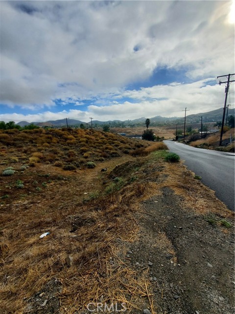 0 Idaho Place, Canyon Lake CA: https://media.crmls.org/medias/3b740393-bc02-43ee-9457-a9c5dcbc7679.jpg