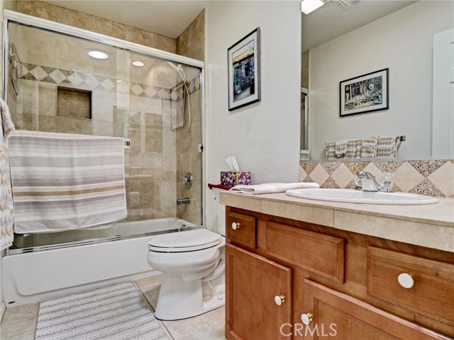 15900 Avenida Atezada, Desert Hot Springs CA: https://media.crmls.org/medias/3b749fa1-c22a-47d9-b0c5-e82f273a722d.jpg