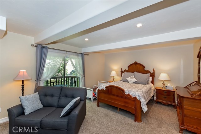 27781 St Bernard Lane, Lake Arrowhead CA: https://media.crmls.org/medias/3b7514a9-2475-4328-b77a-c076364a4dc2.jpg